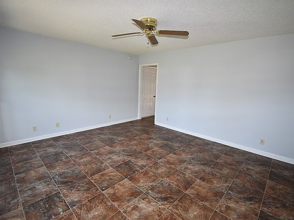 2nd image of 229 Kathleen Ct