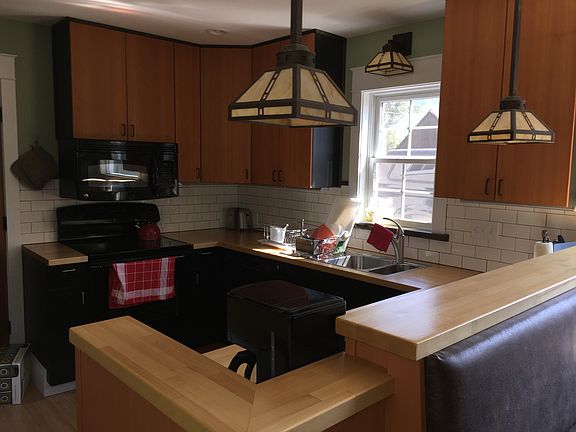 3rd image of 317 Whiterock Ave