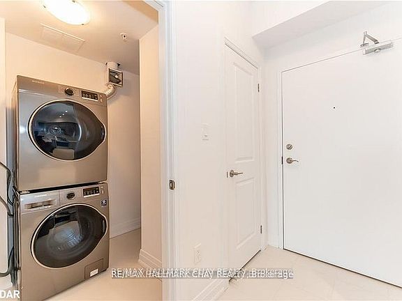 5th image of 302 Essa Rd #505