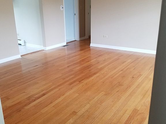 4th image of 9228 N Woodland Dr #1