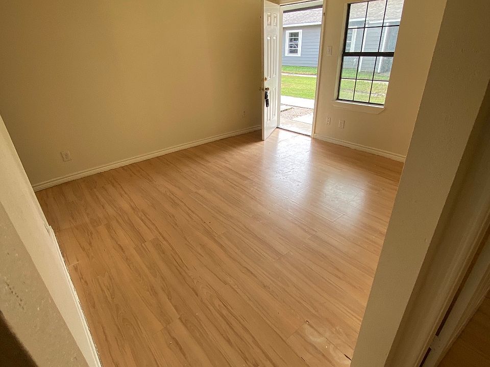 1st image of 6818 Weston St Unit 3