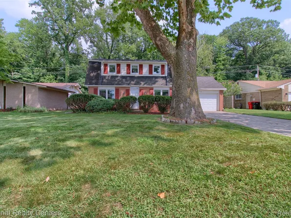 23730 Edinburgh St, Southfield, MI 48033