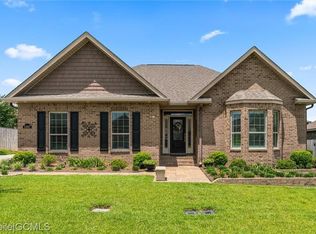 2482 Raspberry Ln, Mobile, AL 36695