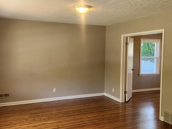 5th image of 1707 March Blvd