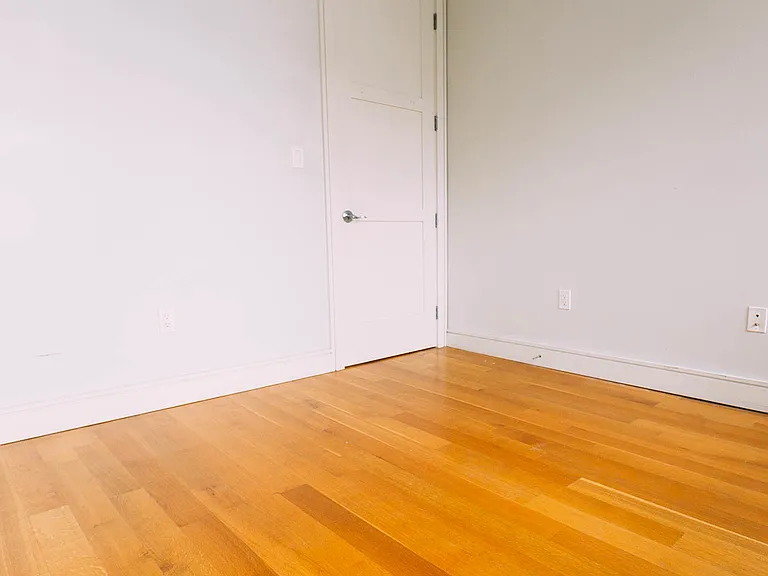 293 Irving Ave #4R — Photo 3