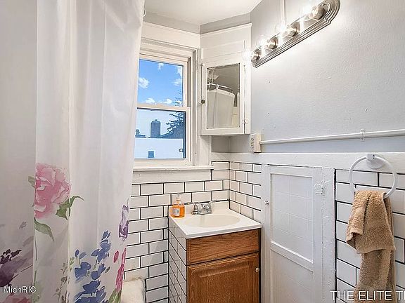 4th image of 440 Franklin St SE #2