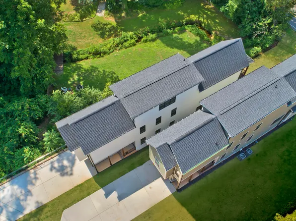 502 W Chatham St, Apex, NC 27502