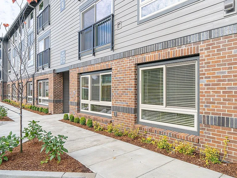 Market Village Apartments — Photo 3