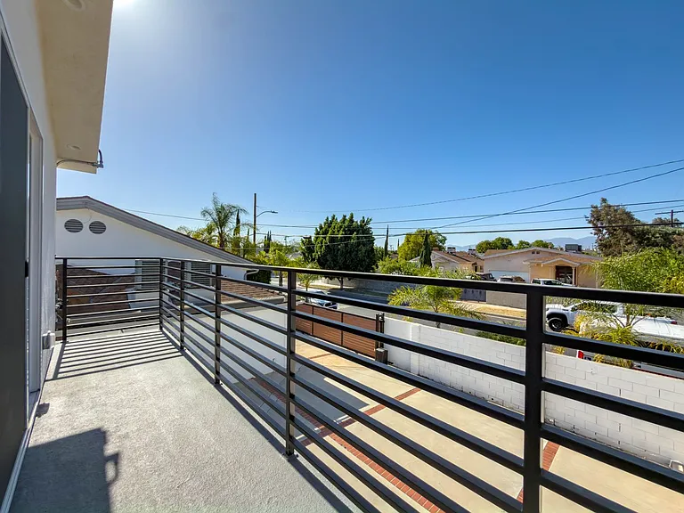12406 Cantara St — Photo 19