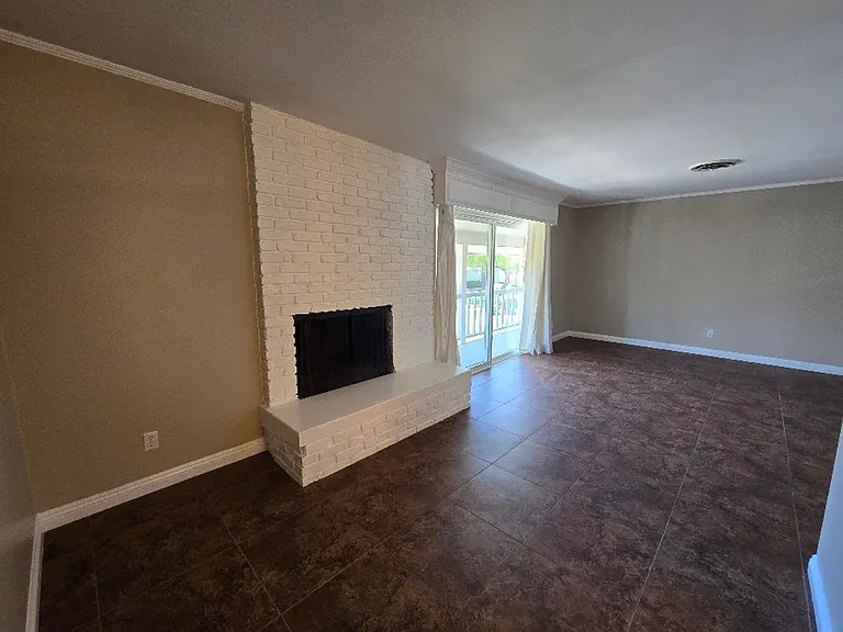 3030 El Camino Ave — Photo 29