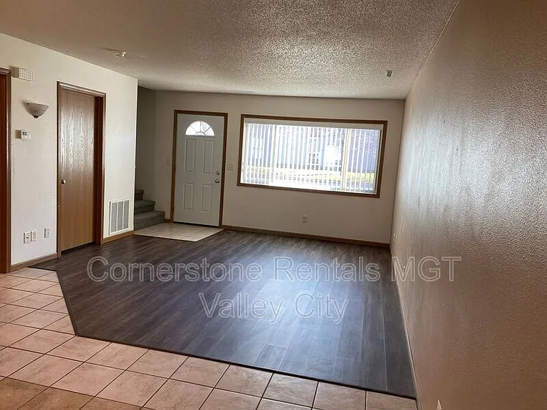 516 10th Ave SE — Photo 6