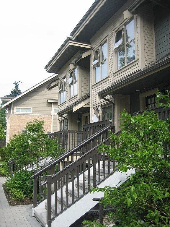 Greenwood Commons — Photo 4