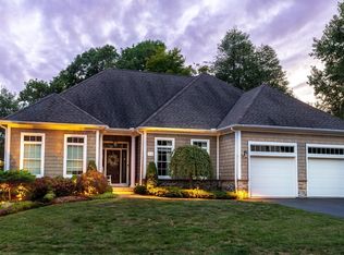 19 Chimney Hill Dr #19, Farmington, CT 06032