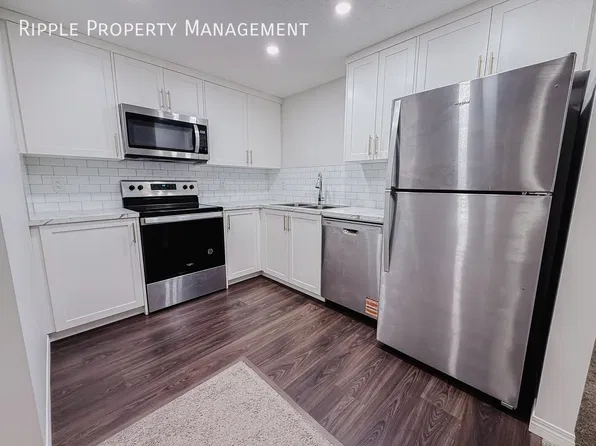 86 Creekside Way SW, Calgary, AB T2X 4A9
