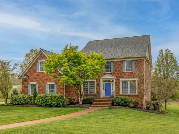 2201 Birch Leaf Ln, Blacksburg, VA 24060