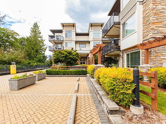 5th image of 11935 Burnett St #109