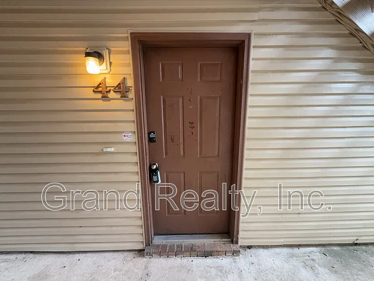 2300 W Michigan Ave #44 — Photo 2