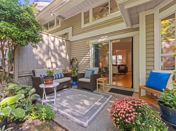 650 Roche Point Dr #49, North Vancouver, BC V7H 2Z5