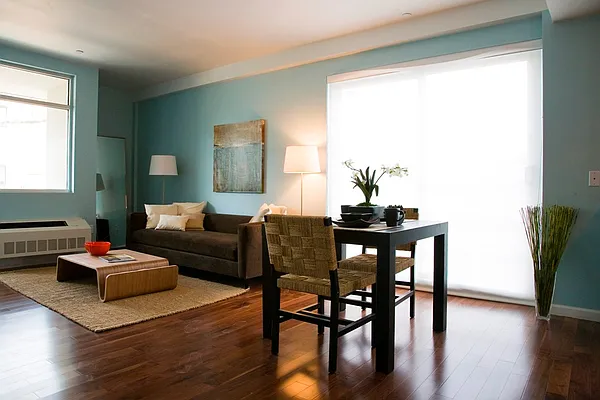 Sold by aptsandlofts.com | media 26