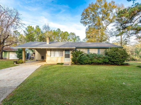25 Cherry Laurel Dr, Richton, MS 39476