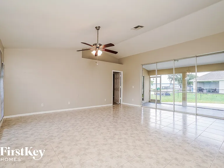 8381 Bahamas Rd — Photo 3