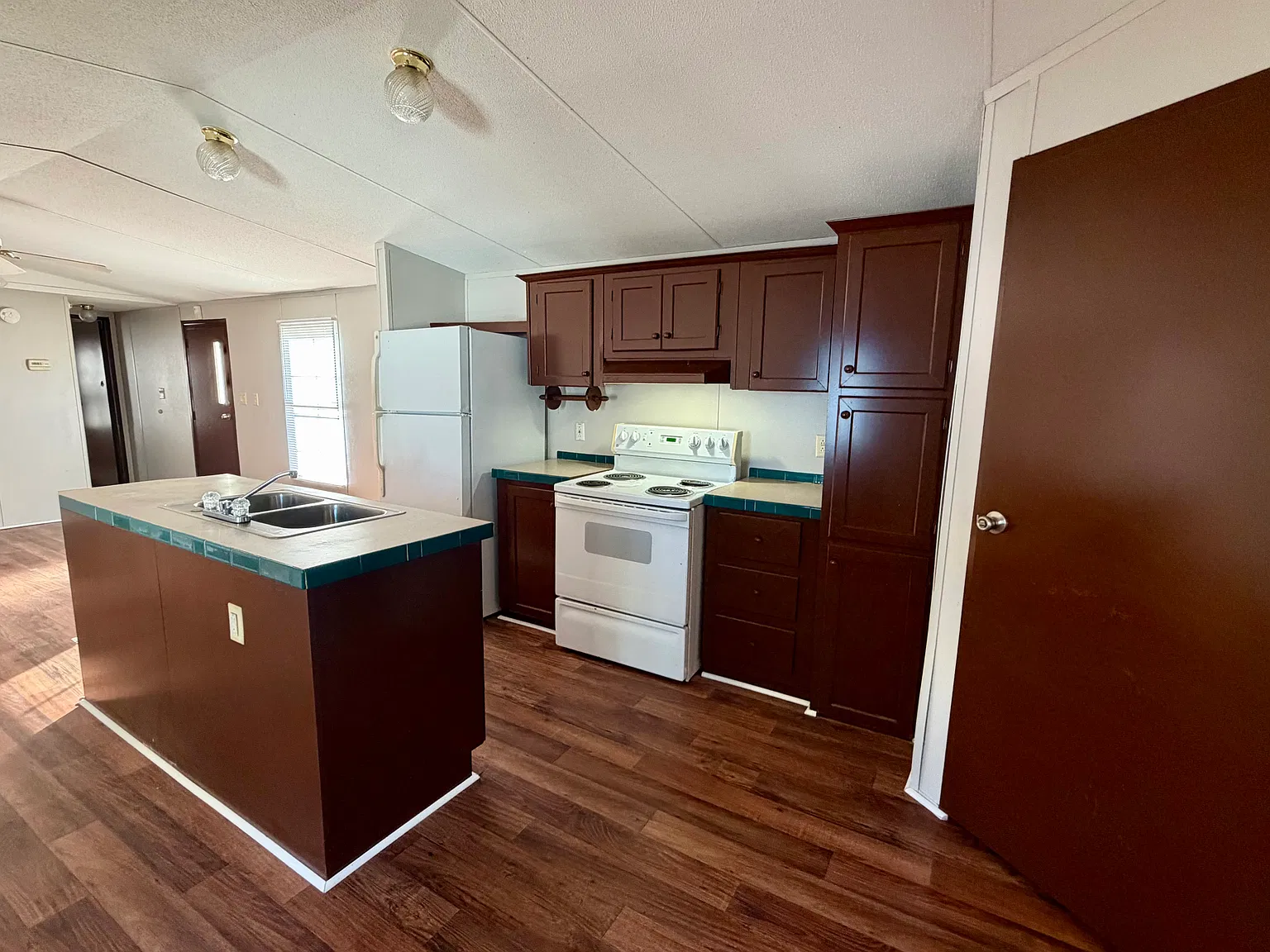 2 bed, $1,095 — Photo 2