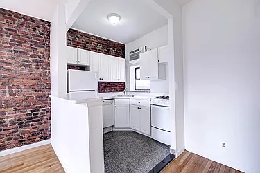 Rented by Urbane Brokerage