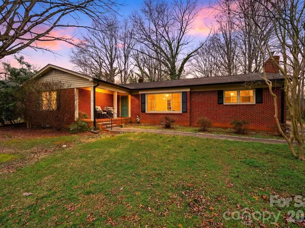 705 2nd Ave NE, Conover, NC 28613