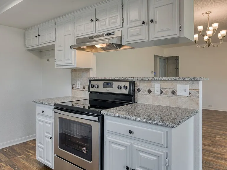 1700 Willow Vale Dr — Photo 7