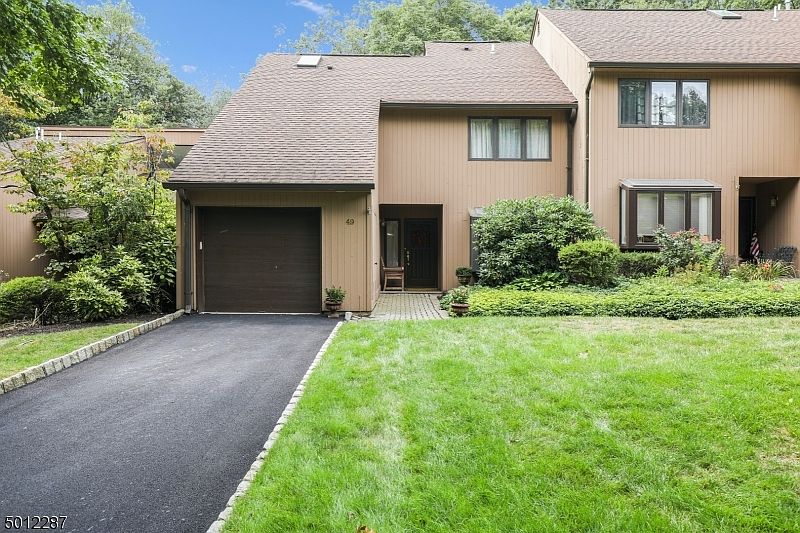 1st image of 49 Lockley Ct