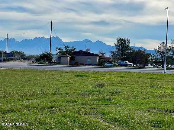 4th image of 425 N Highway 292