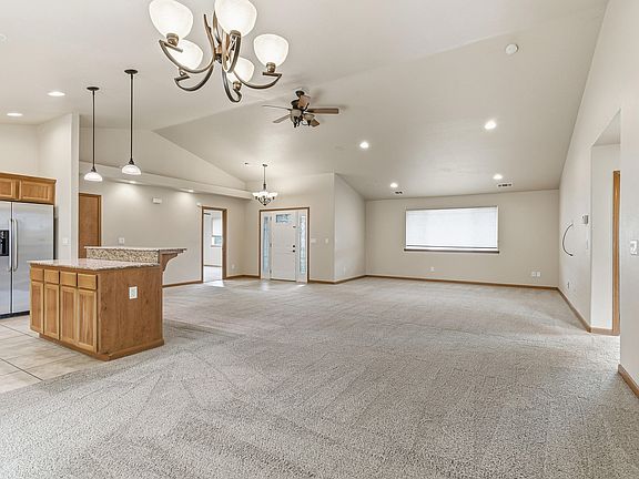 4th image of 602 Barton Rd