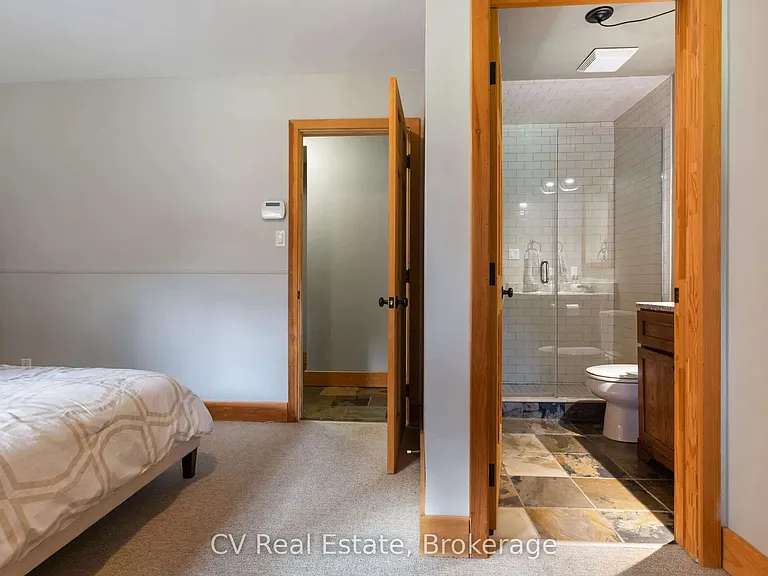 156 Chamonix Cres — Photo 36