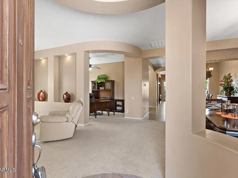 743 E Torrey Pines Pl — Photo 3