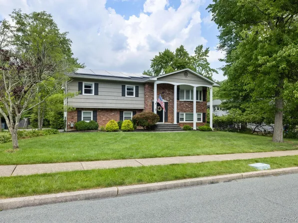 9 Behrendt Drive, Pearl River, NY 10965
