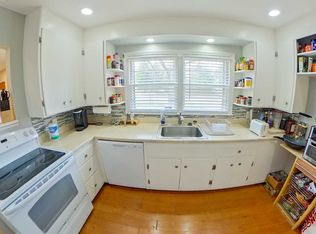 540 Westview Dr, Manhattan, KS 66502