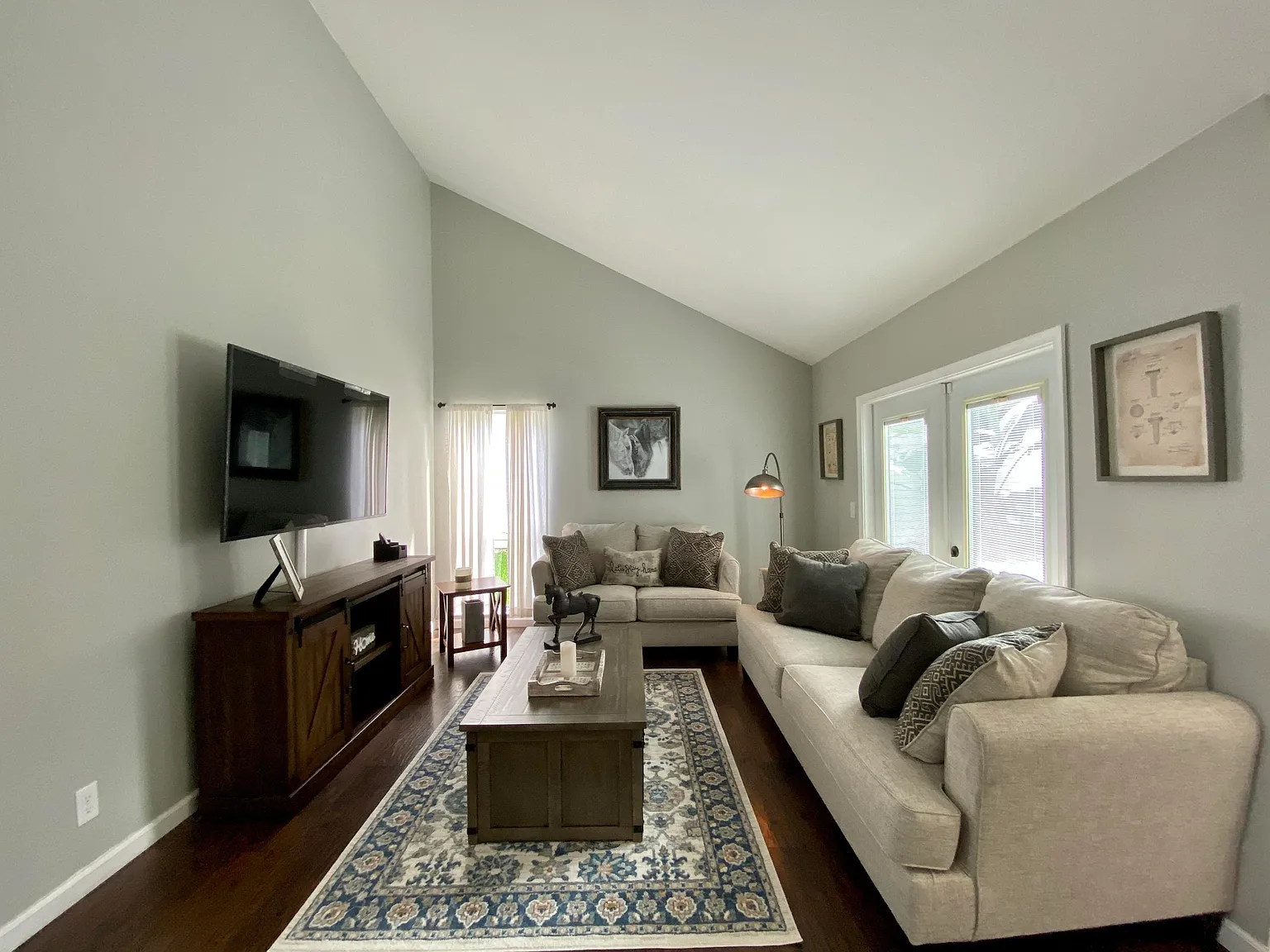 2 bed, 2.0 bath, 1202 sqft, $6,300 — Photo 3
