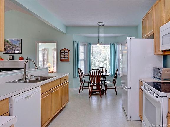 2nd image of 6261 Weathersfield Way