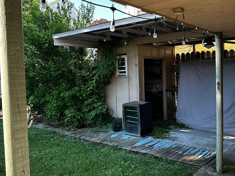 308 N Blakely St — Photo 22