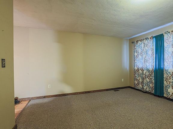 3rd image of 6809 Southern Vista Dr