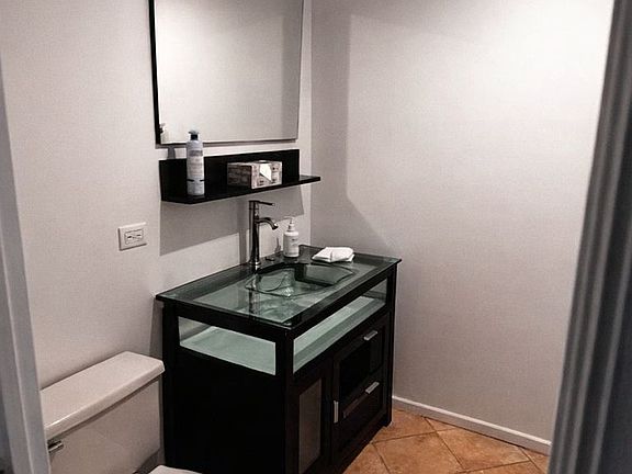 5th image of 312 N May St APT 2E
