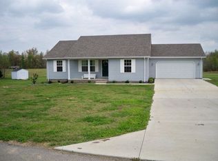 3090 Slaughters Lake Rd, Hanson, KY 42413