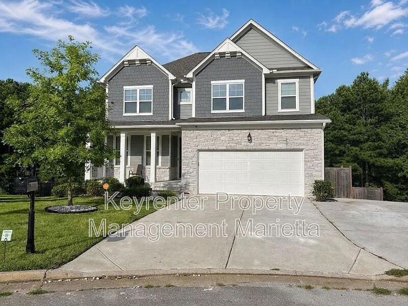 4 bed, 4.0 bath, 2527 sqft, $2,800 — Photo 2