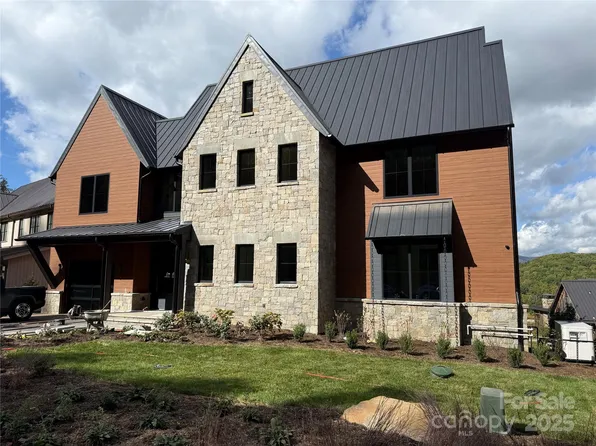189 Lodestone Dr #422, Sylva, NC 28779