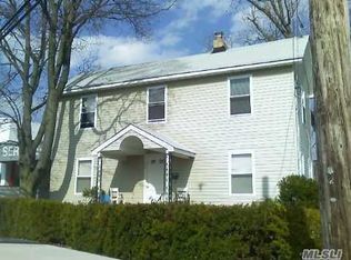 36 Old Franklin St, Hempstead, NY 11550