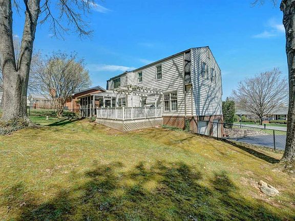 5th image of 5132 Canter Dr