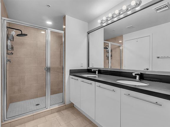 5th image of 90 SW 3rd Street #3808