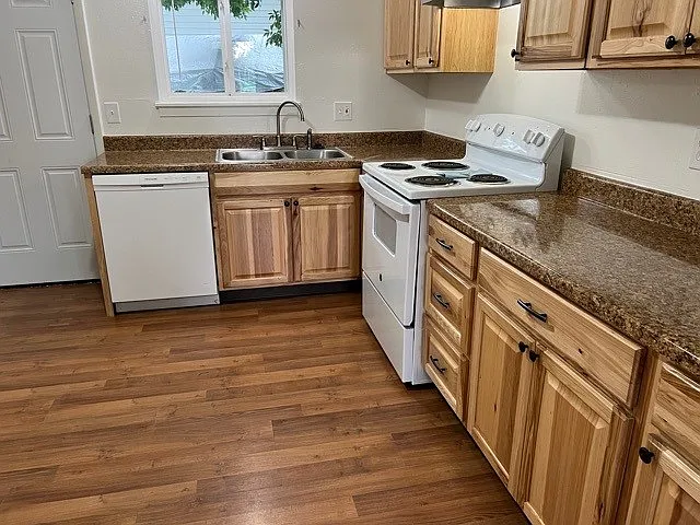 121 Gardner Dr — Photo 8