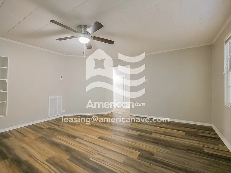1031163_003_living_room_13941823.jpg