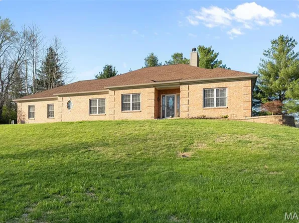 16721 Shamblin Rd, Florissant, MO 63034
